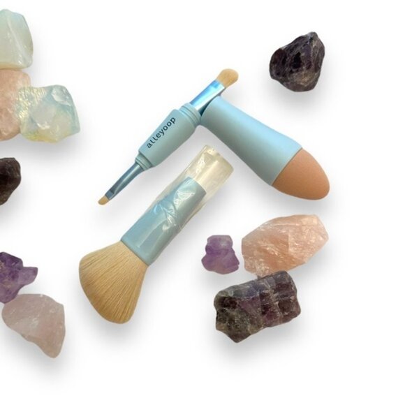 🆕 BNIB 4-1 All-in-One Alley Oop Makeup Brush Eyeliner Eyeshadow Sponge Brushes - Picture 2 of 8